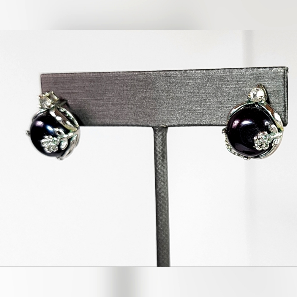 Black & silver flower stud earrings 23079-015